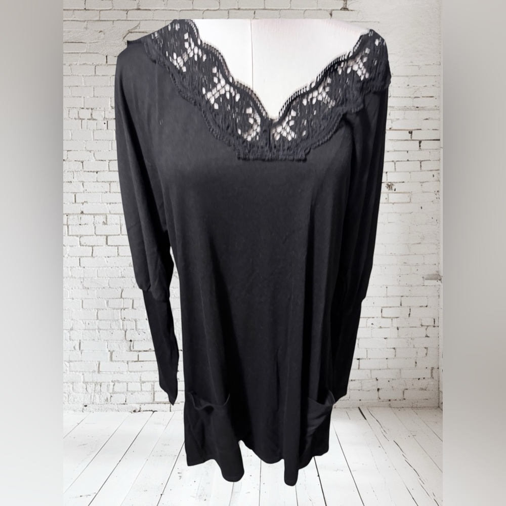 Beach Cover‑Up Sz M NWT | Crochet Detail Poly/Rayon/Spandex Lightweight Layer - Picture 2 of 4